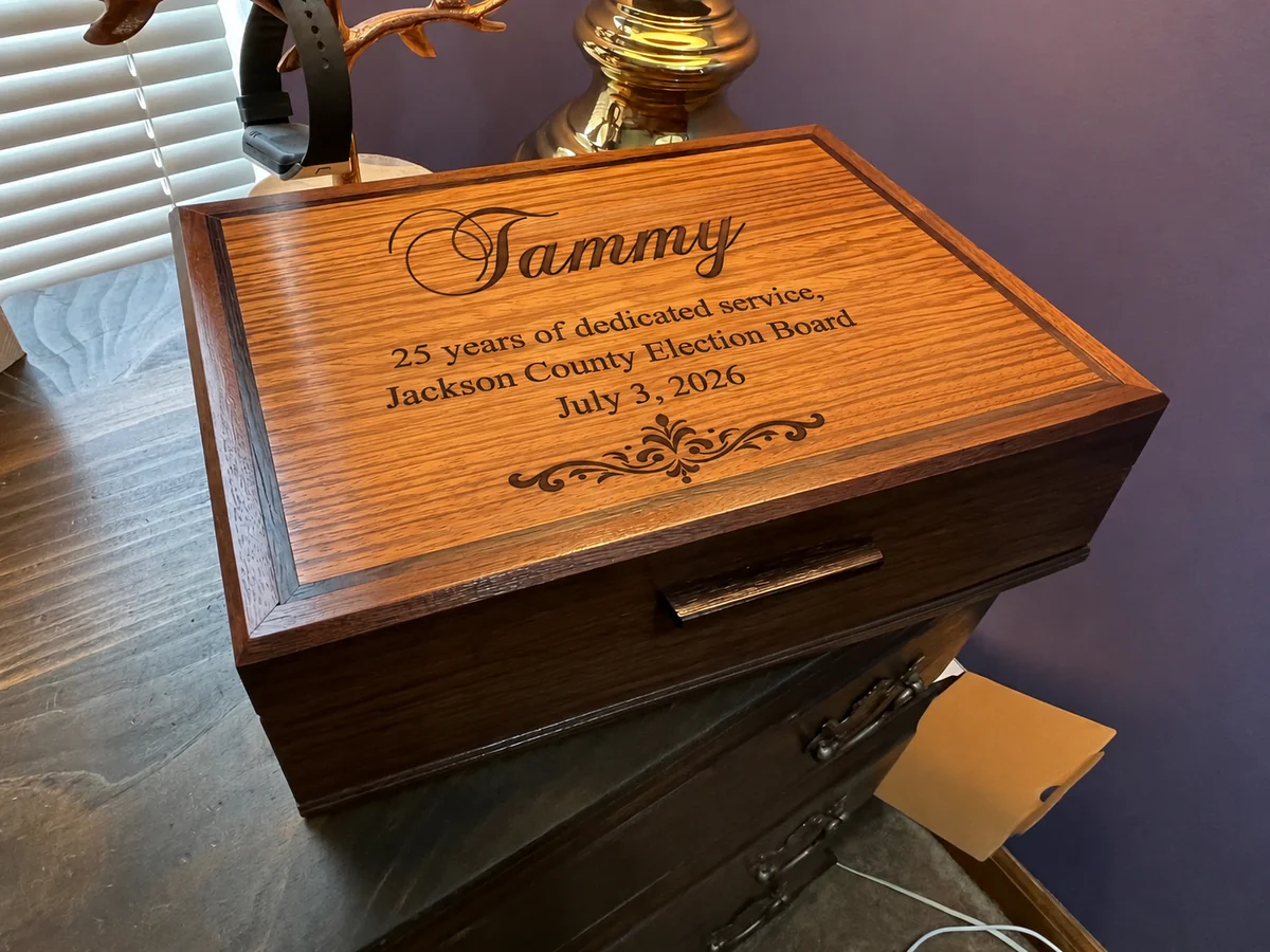 Custom keepsake box